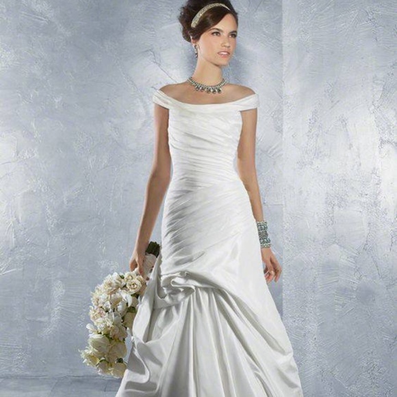 NEW! Wedding Dress by Alfred Angelo NWT - Picture 1 of 6